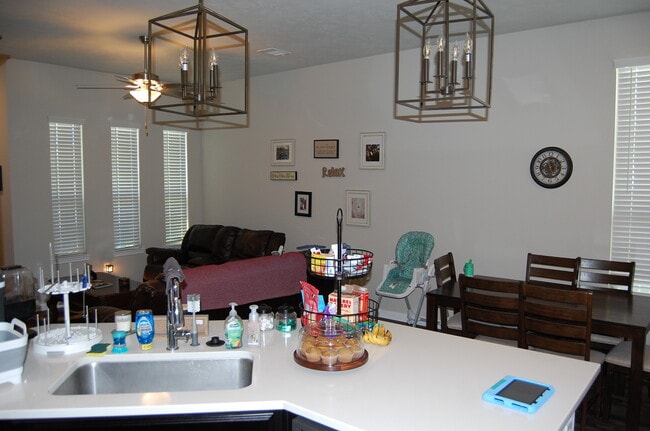 Building Photo - 2110 Markley Dr