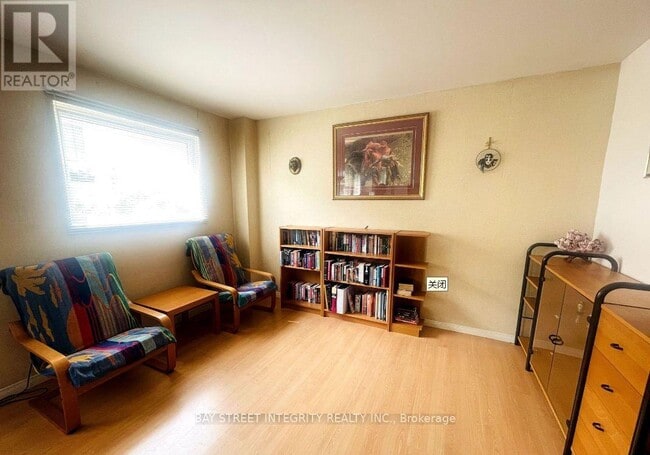 Building Photo - 29 Snowshoe Crescent