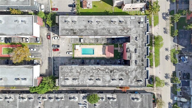 Foto del edificio - 6070 W 19th Ave