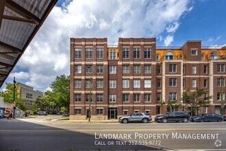 Building Photo - 2622 W Diversey Ave