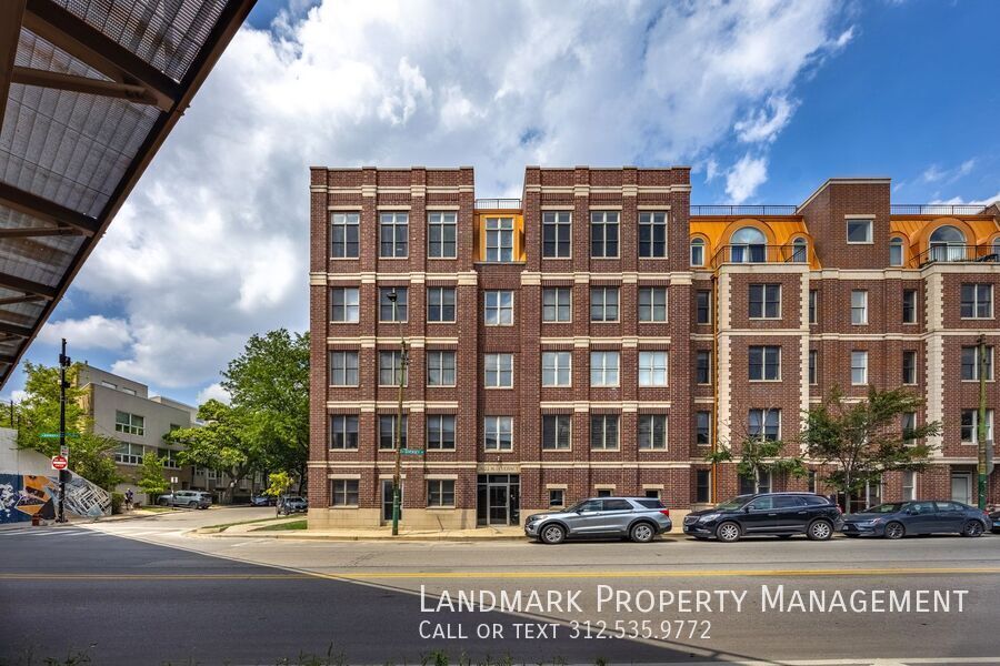 Primary Photo - 2622 W Diversey Ave
