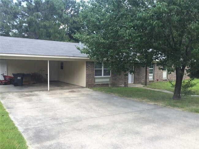 Building Photo - 110 S Mauvilla Dr