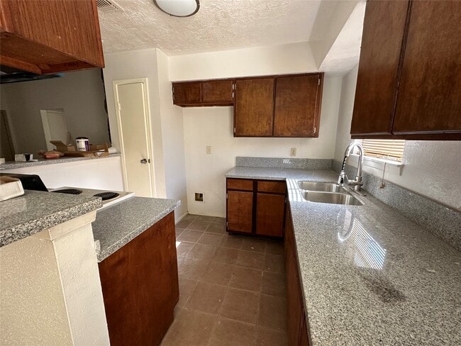 Foto del edificio - 14846 Waterside Dr