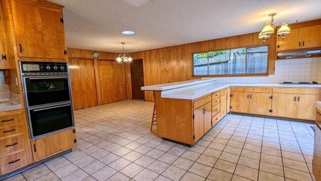 Spacious 4Bed/3Bath House Home in El Cerrito! - Spacious 4Bed/3Bath House Home in El Cerrito!