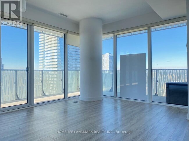 Building Photo - 42 Charles St E