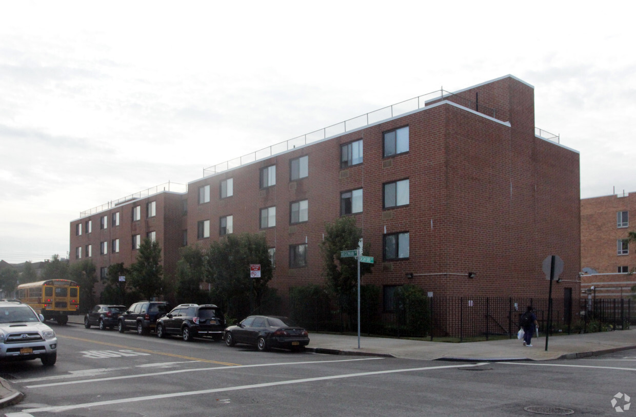 Foto del edificio - Marcus Garvey Senior Housing