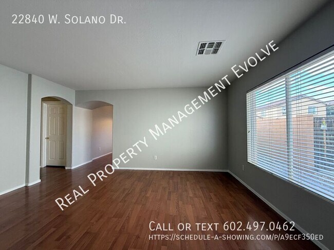 Foto del edificio - 22840 W Solano Dr