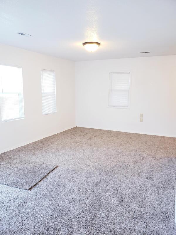 Building Photo - 4576 Cedardale Ave