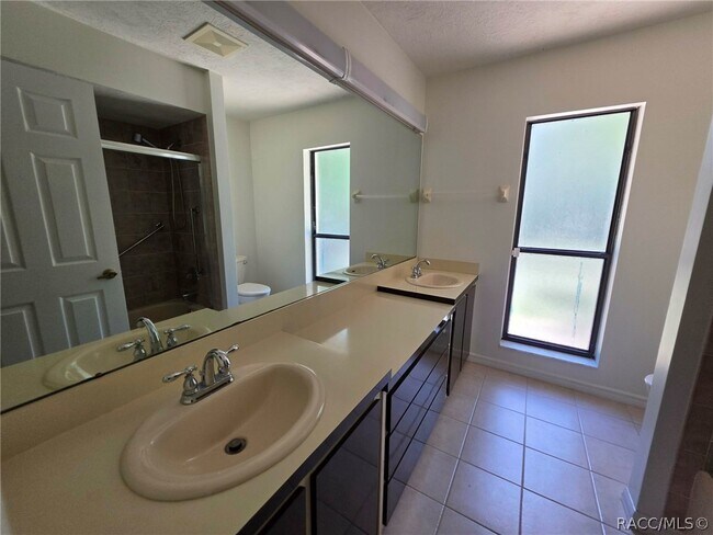Foto del edificio - 1600 W Ivorywood Dr