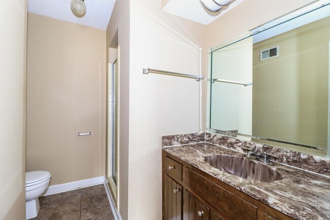 Foto del edificio - 3902 Clover Hill Dr