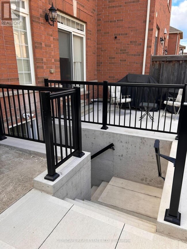 Building Photo - 969 Transom Cres