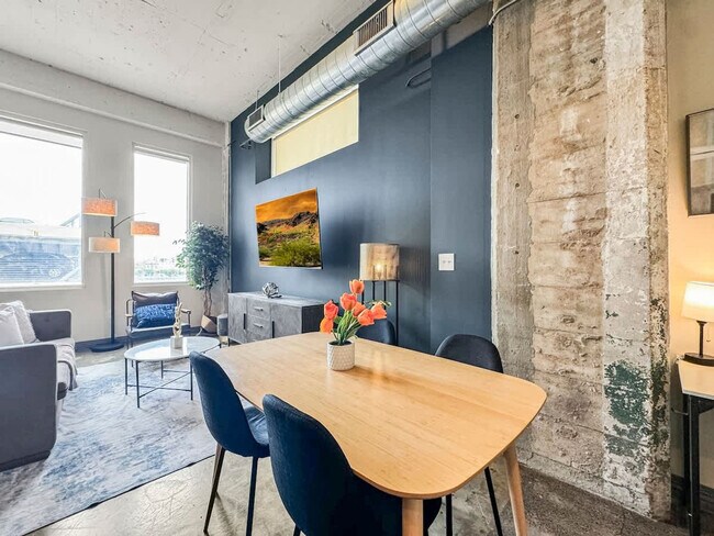 Foto del edificio - 555 Evergreen St