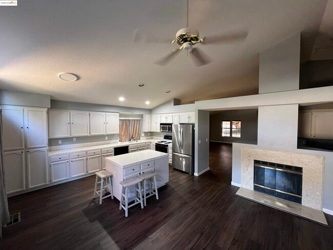Building Photo - 293 Amberleaf Way