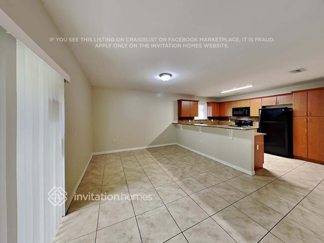 Foto del edificio - 3746 NW 201st Terrace