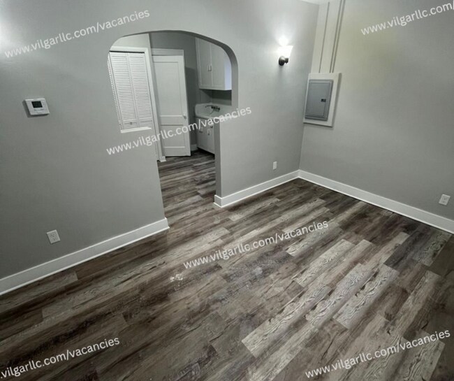 Foto del edificio - 5044 Olcott Ave