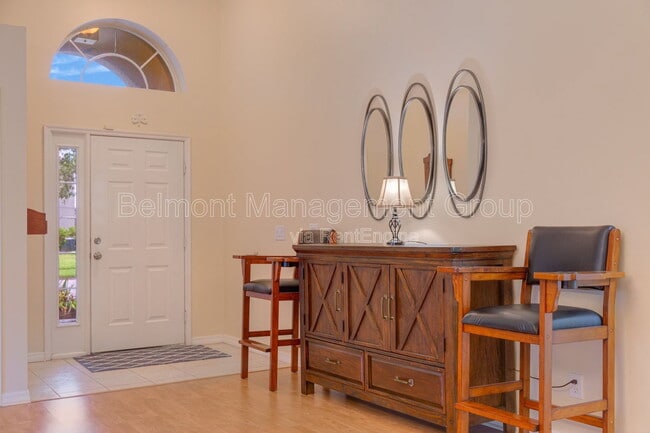 Photo - 1439 Sunningdale Way House