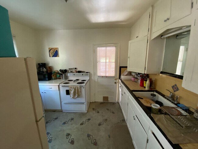 Foto del edificio - MONTE VISTA  NORTH/UNM 3 Bedroom 1 Bath