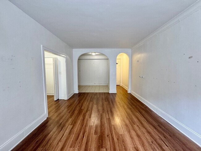 Foto del edificio - 2336 N Commonwealth Ave