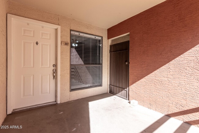Foto del edificio - 1340 N Recker Rd