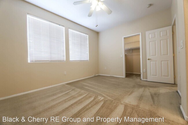 Building Photo - 3 br, 2 bath House - 3955 Palm Beach St #101