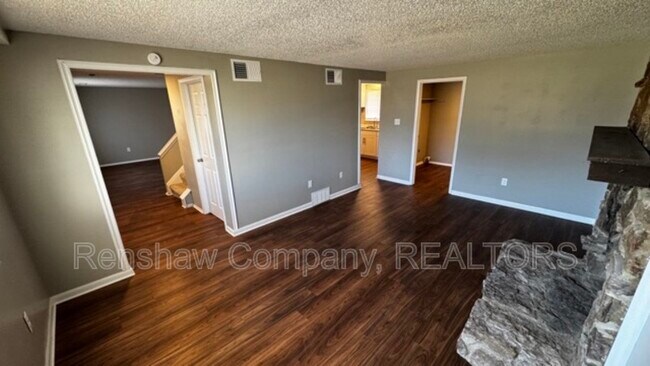 Foto del edificio - 4385 Ridge Bay Cove