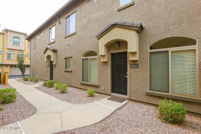 Photo - 2402 E 5th St Apartment