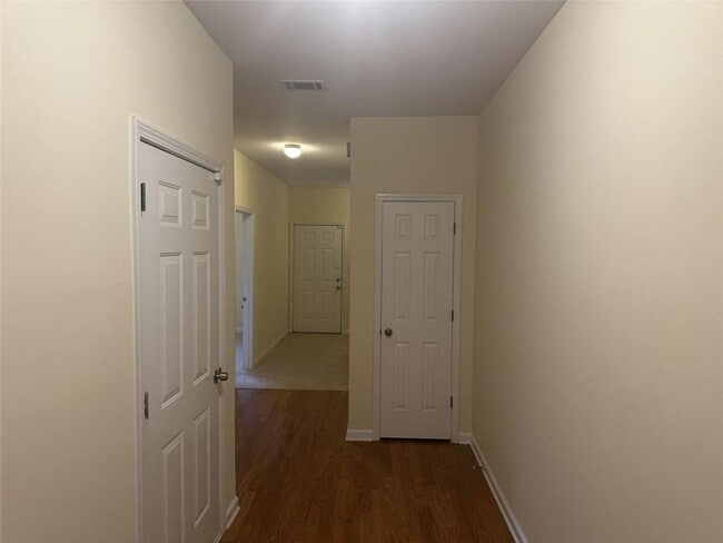 Building Photo - 1620 Halliard Dr