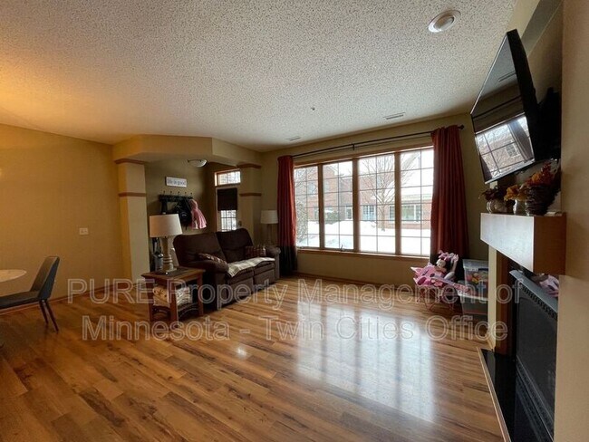 Building Photo - 12449 Flanders Ct NE