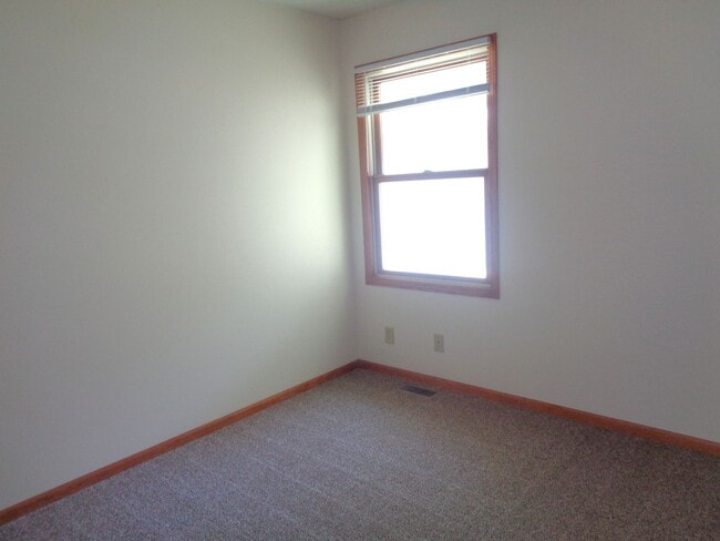 Building Photo - 21