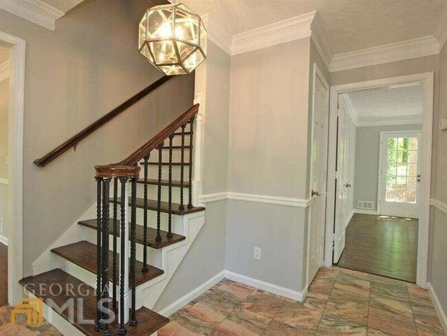 Building Photo - 1017 Hidden Hollow Dr