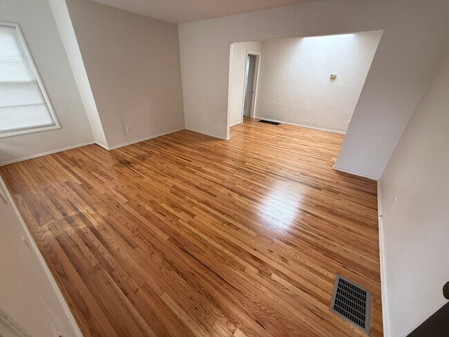 Foto del edificio - 4334 60th St