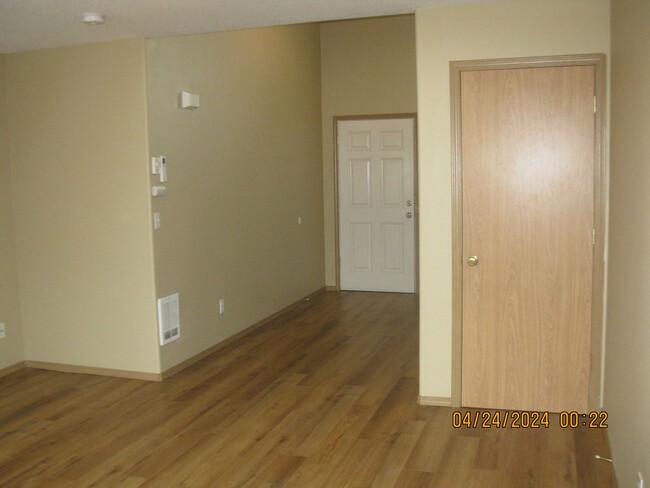 Building Photo - 3BD Duplex in Battle Ground