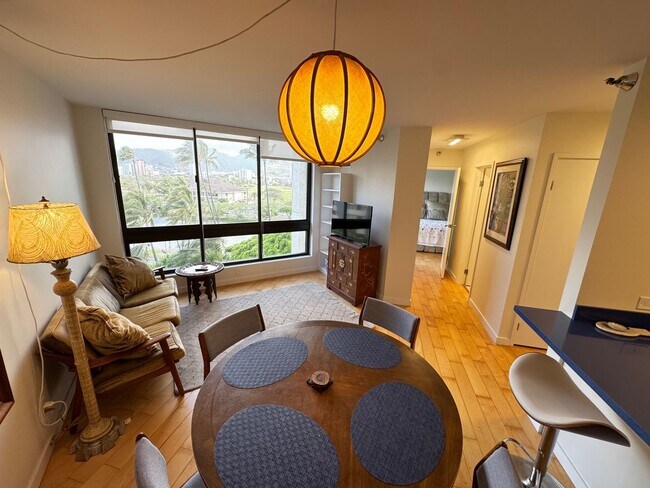 Foto del edificio - 1 BD / 1 BA FULLY FURNISHED UNIT IN WAIKIKI!!!