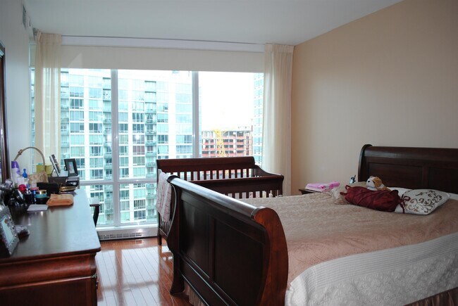 Foto del edificio - 20 Newport Pkwy