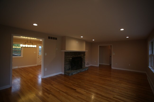 Building Photo - 855 W Strasburg Rd