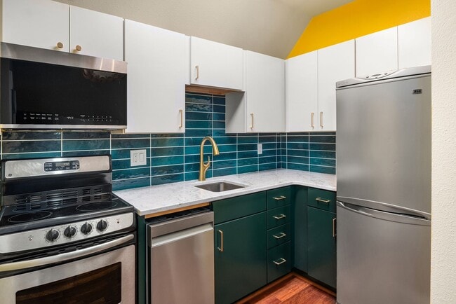 Foto del edificio - Quiet Corner of Capitol Hill in a Classic, Beautiful Home