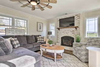 Building Photo - 500 Blossom Bend
