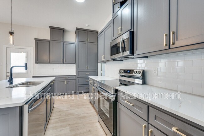 Building Photo - 835 Stamps Ave