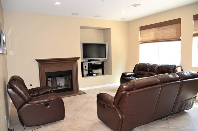 Building Photo - 17041 Silver Crest Dr