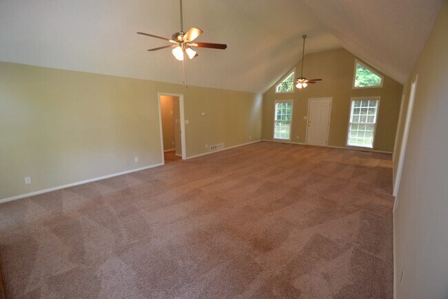 Building Photo - 1501 Sundale Dr