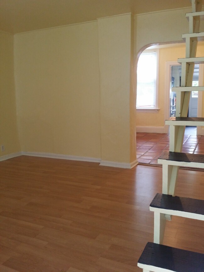 Foto del edificio - 534 Windsor St E