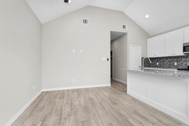 Foto del edificio - 16706 E Hammon