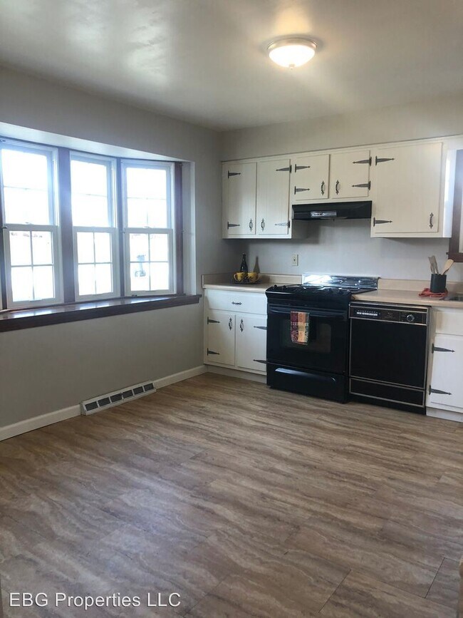 Building Photo - 2 br, 2.5 bath House - 111 Heidcrest Dr