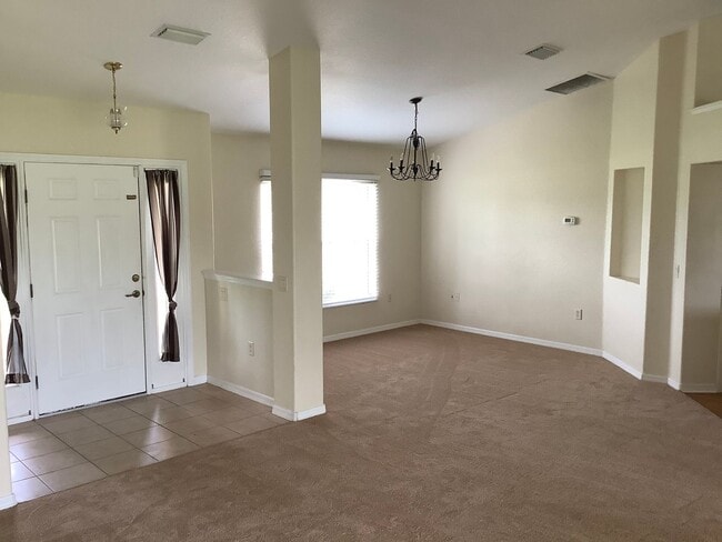 Foto del edificio - Charming 4-Bedroom, 2-Bath Home for Rent – Marion Oaks!
