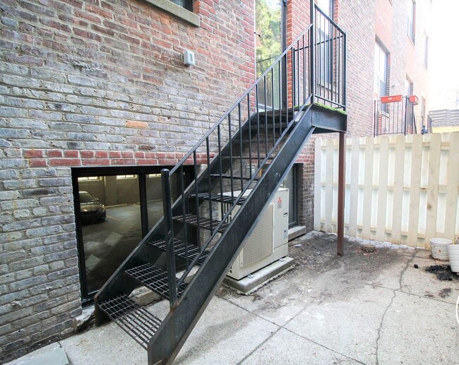 Foto del edificio - 180 Bainbridge St.