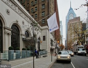 Building Photo - 1701 Locust St