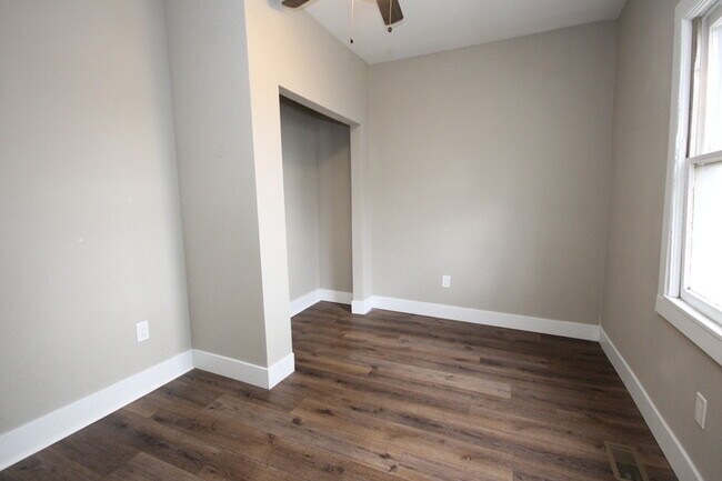 Foto del edificio - 715 11th St S