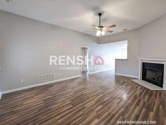 Building Photo - Luxury Arlington Property - Now Available!