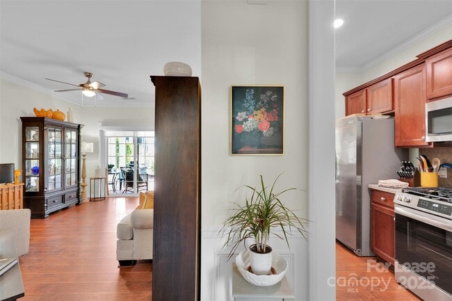 Foto del edificio - 28112 Song Sparrow Ln