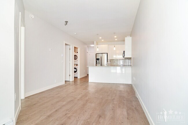 Building Photo - Top Floor 2 Bed Condo at Brydon Green – Langley